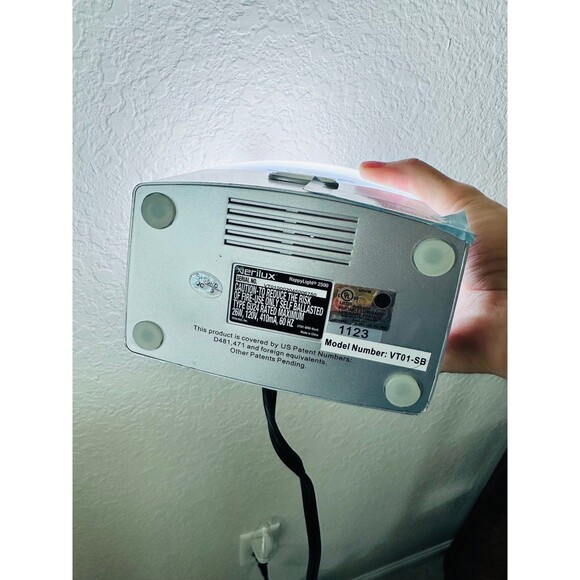 Verilux Seasonal Depression Light Happy Light - Picture 9 of 12